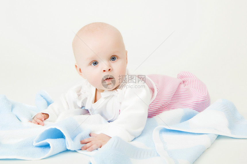 蓝眼睛婴儿几个月女孩娱乐生活乐趣幸福保健怀孕工作室游戏图片
