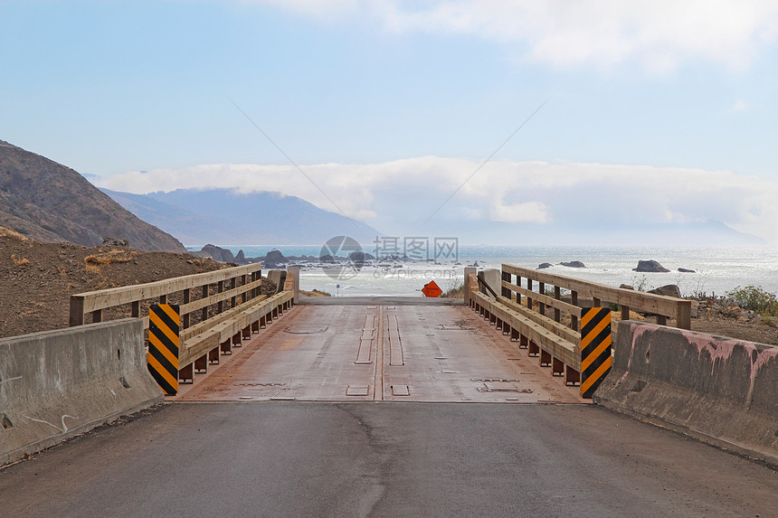 通往加州失落海岸海滩的公路图片