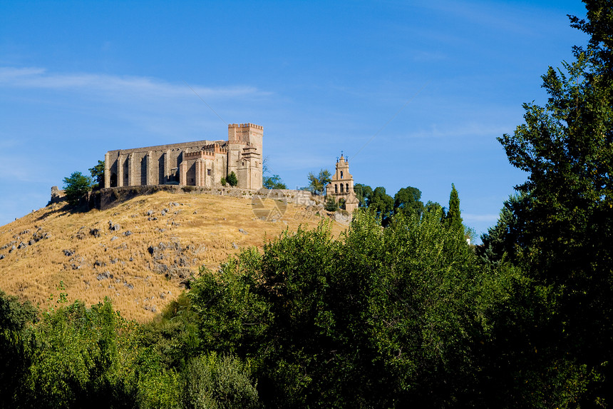 城堡  阿勒塞纳堡垒岩石避难所顶峰围墙石头图片