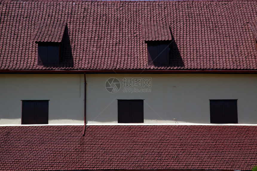 古老屋顶通风窗户建筑图片