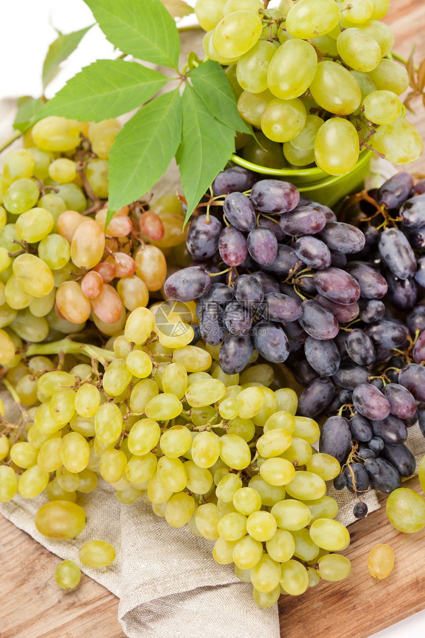 新鲜葡萄黄色甜点水果酒厂工作室小吃美食植物蓝色浆果图片