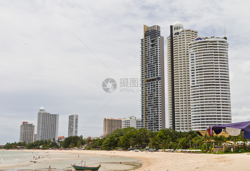 现代酒店 海滩旁边的公寓阳台场景总部城市窗户技术建筑学中心市中心建筑物图片