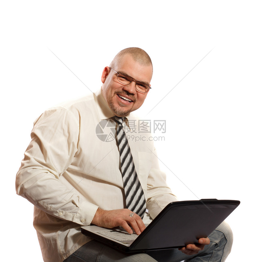 从事计算机工作的微笑人领带人士头发商业商务中年男性电脑笔记本成人图片