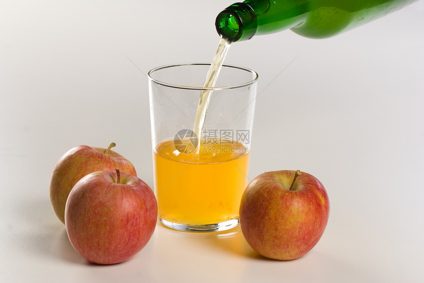 苹果玻璃静物瓶子酒精水平健康服务图片