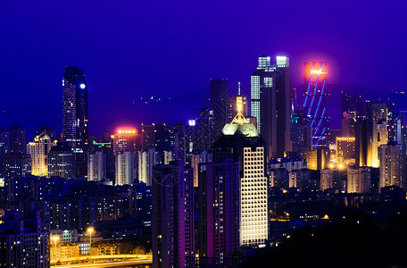青岛风景建筑物灯光天空山顶城市背景图片