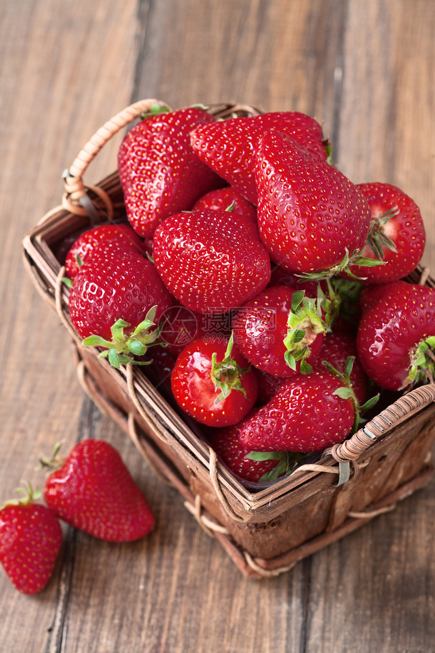 草莓背景园艺焦点早餐市场农场乡村浆果选择性桌子图片