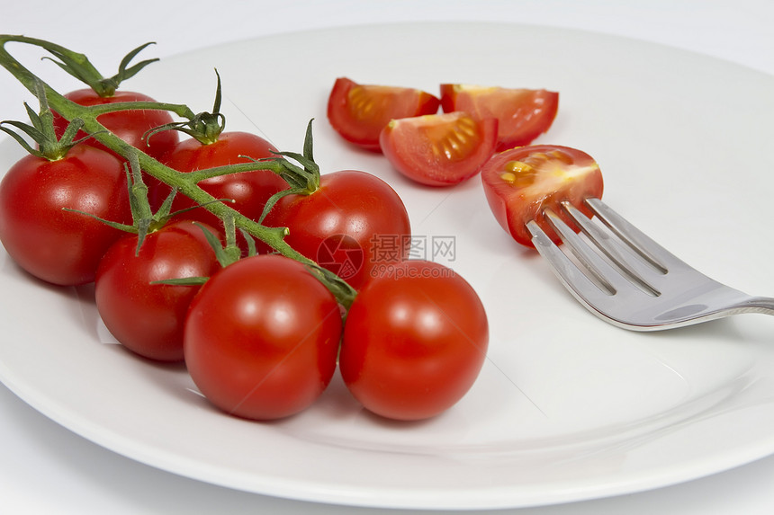 盘子上的番茄路径水果健康饮食对象影棚饮食活力蔬菜剪切素食图片