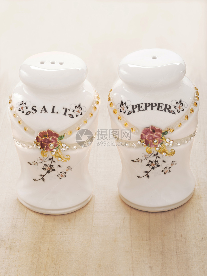 盐和胡椒食物香料白色摇床瓶子图片