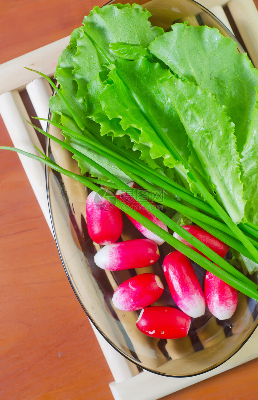 萝卜和沙拉营养亮色食物杂货店饮食洋葱小吃蔬菜健康饮食生活方式图片