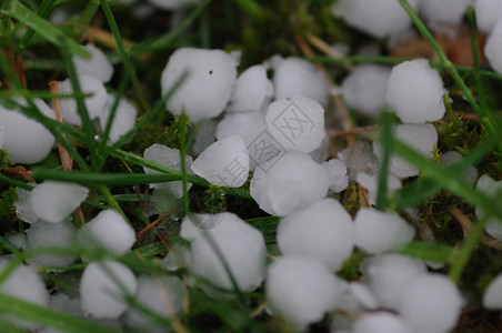 圆冰球洪水气候暴雨淋浴风暴谷物溪流雨量水帘沉淀背景图片