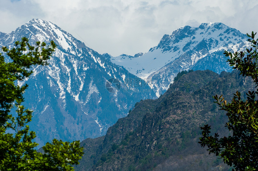 克什米尔Pahalgam山谷山区旅行游客图片