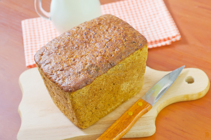 面包牛奶餐巾营养脆皮食物砧板甜点小吃早餐橙子图片