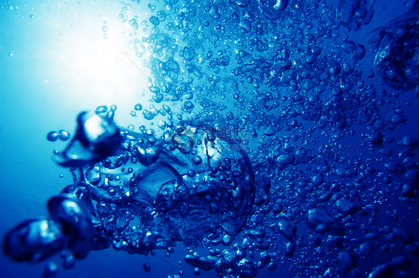 空气气泡气源反射圆圈气体水泡温泉水疱蓝色水滴液体图片