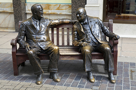 富兰克林罗斯福和温斯顿丘吉尔伦敦地标历史性青铜雕塑盟国数字长椅观光城市景点背景