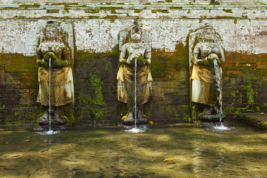 戈加贾寺庙喷泉水池池塘建筑宗教洞穴旅行石头雕像文化图片