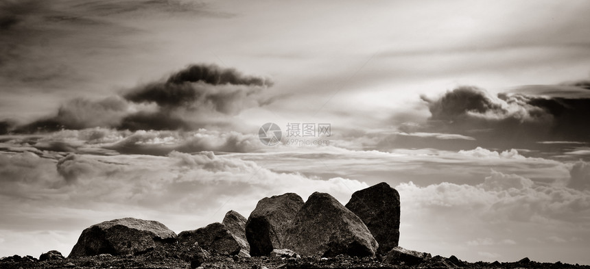 有云背景的岩石气氛景观旅行地面艺术记忆旅游爬坡空气石头图片