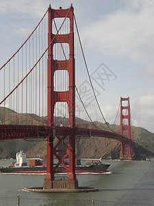 金门大桥 有船背景图片