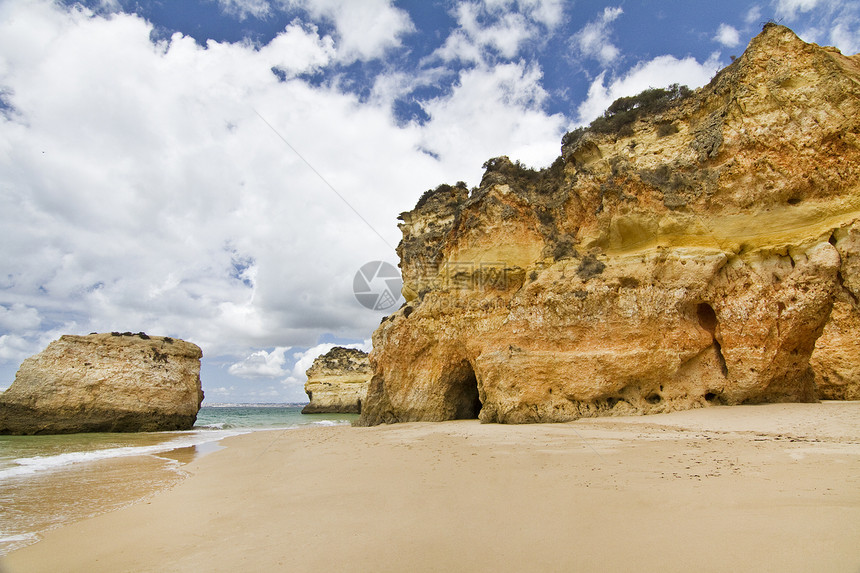 极好葡萄牙海滩海洋海岸线多云海岸波浪支撑岩石风景黄色假期图片