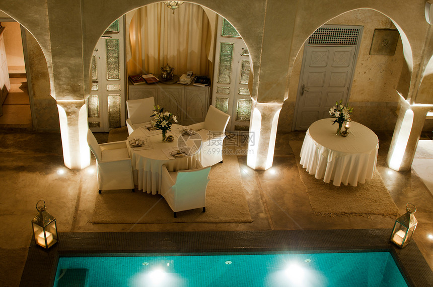 马拉喀什酒店枕头房子建筑卧室房间游泳蜡烛住宅桌子旅行图片