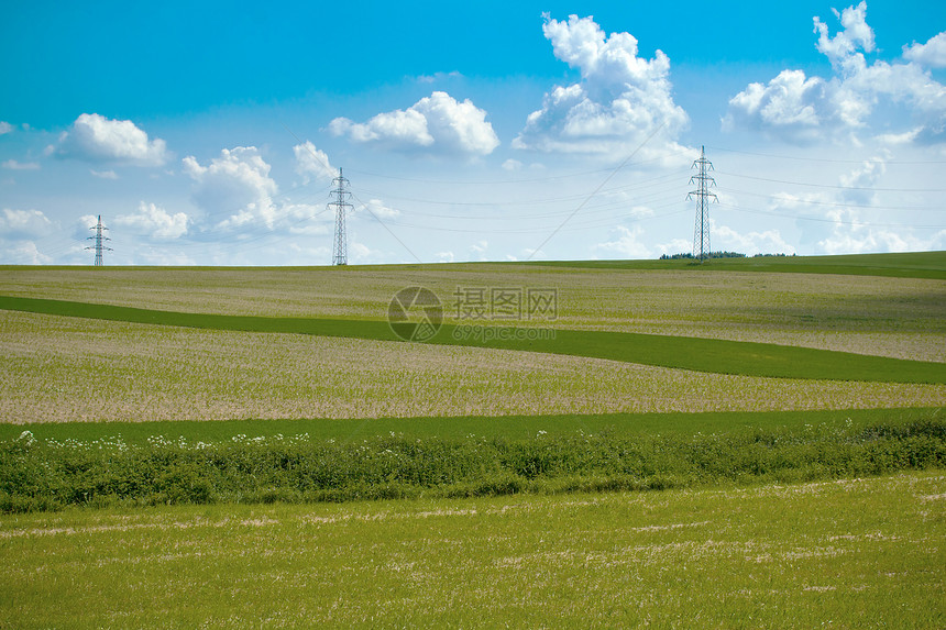 夏季风景 有田地和草原阳光环境天空场景黄色城市农场天气土地地平线图片