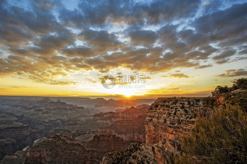 日出时著名的大峡谷公园悬崖侵蚀日落风景地形地标旅游编队地质学图片