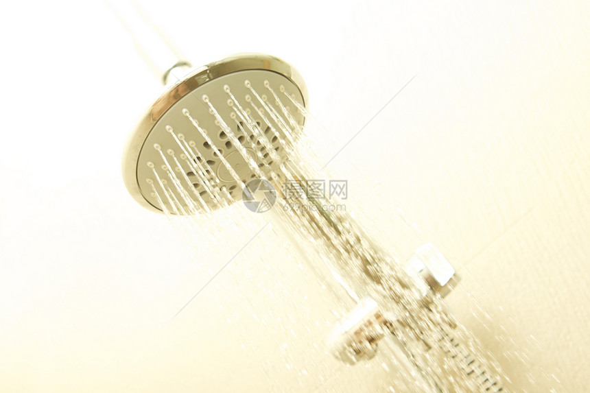 淋浴头管道房间洁净治具喷射龙头清洁度溪流浴室飞沫图片