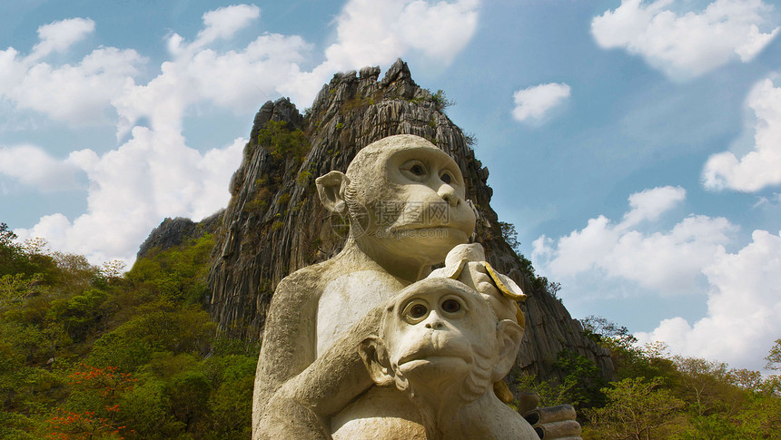 猴子母亲和儿童雕像图片