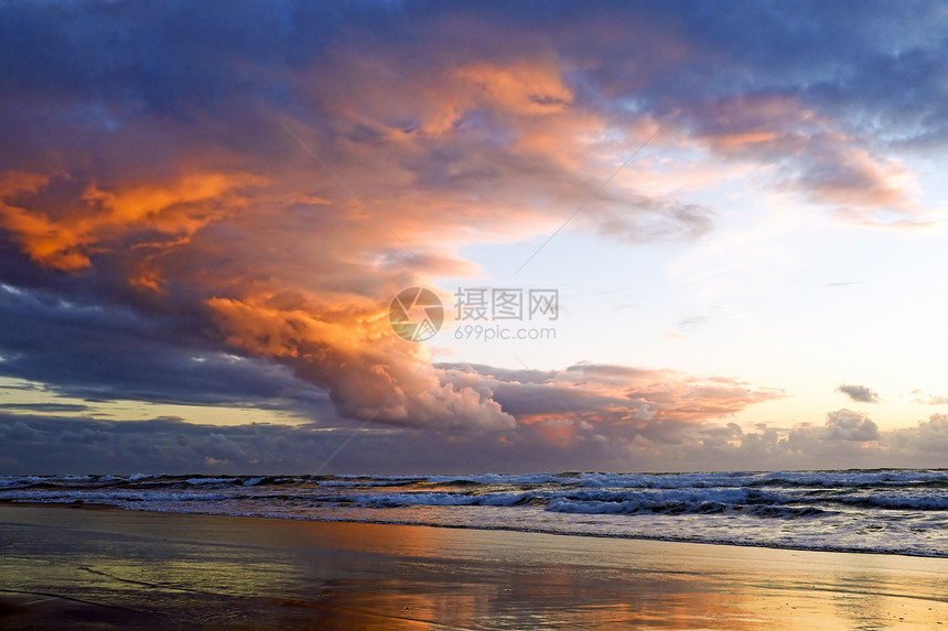 荷兰达屈海岸的日落 令人惊异图片