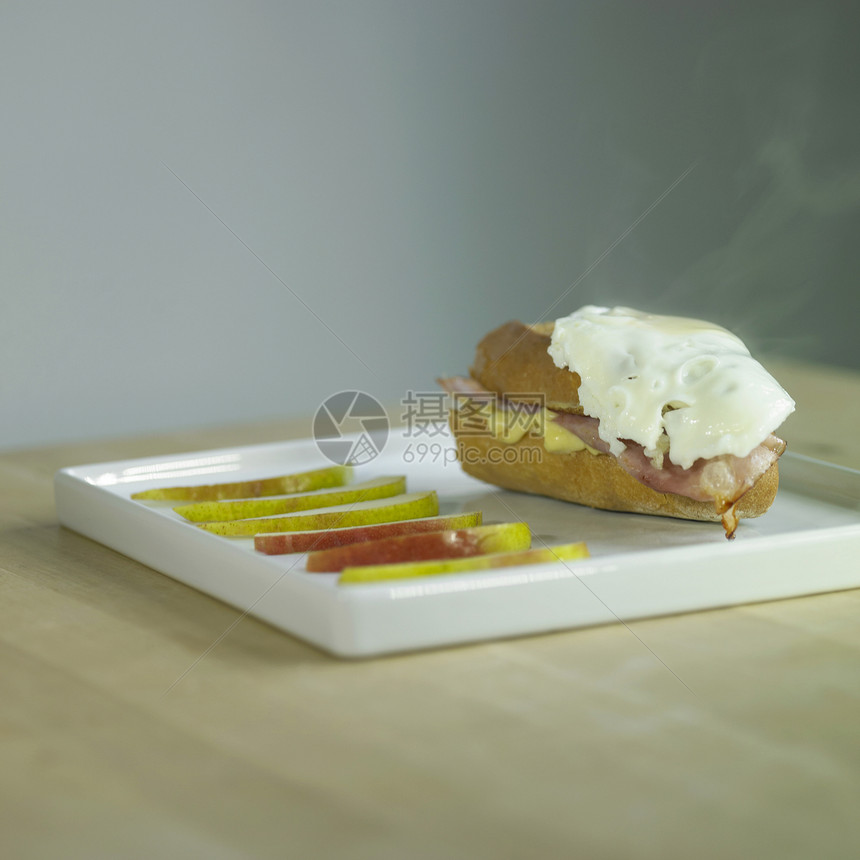 鸡蛋三明治食物早餐砧板营养面包盘子水果午餐化合物碳水图片