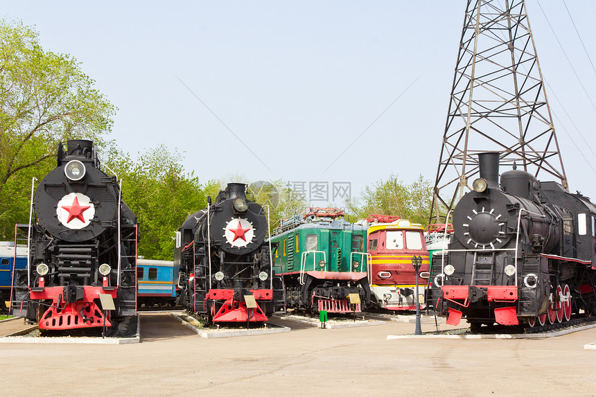 铁路公路火车柴油机教练车辆运输货车引擎煤炭壁板平台车站图片