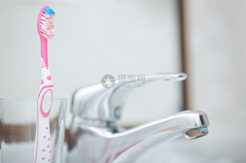 牙刷家庭生活龙头卫生牙科口腔合金公寓浴室酒店房间图片