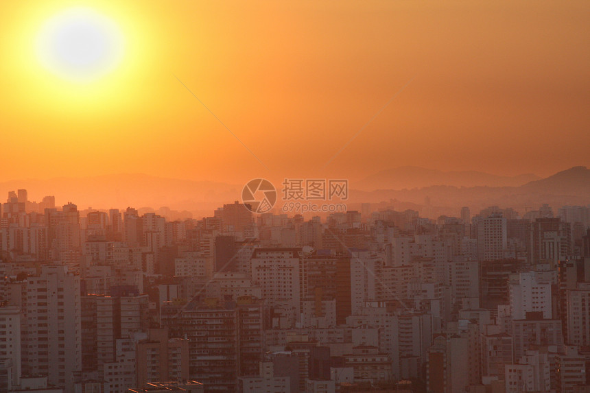 圣保罗的日落风光环境天空摩天大楼塔楼粉色城市建筑物橙子太阳图片