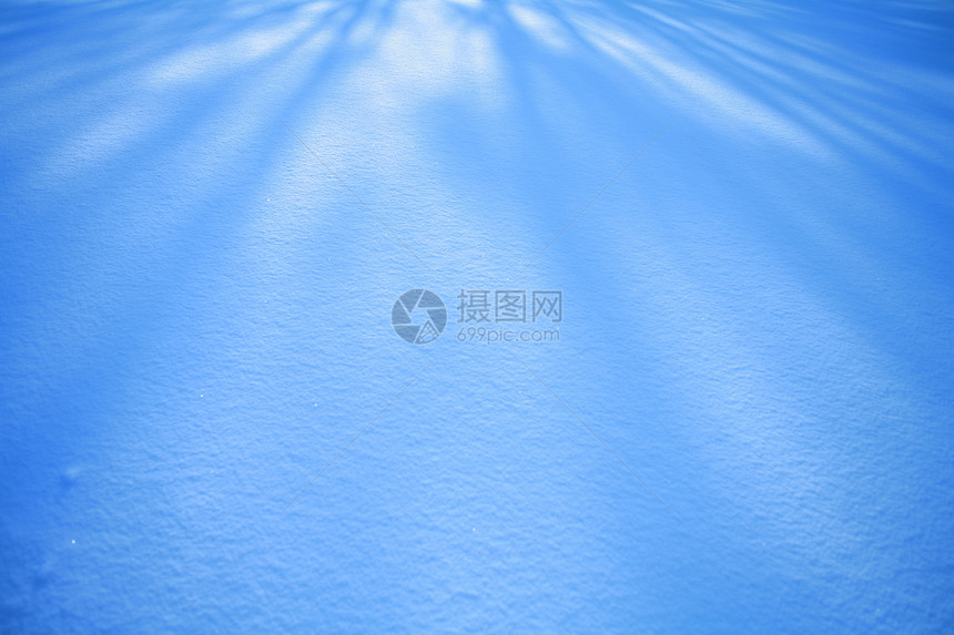 雪地表面白色降雪时间四要素冬景薄片雪花冰柱季节性水晶图片