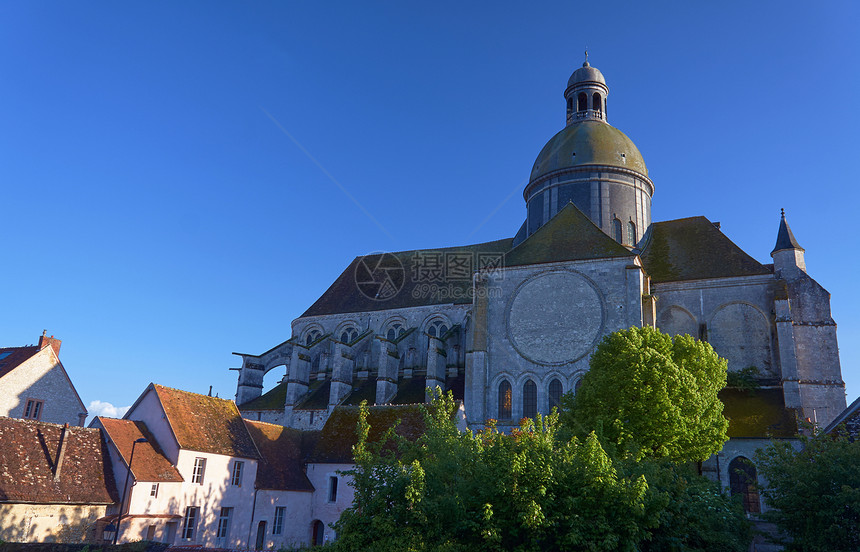 中世纪教堂和建筑物圆顶城市建筑房子天空窗户宗教图片