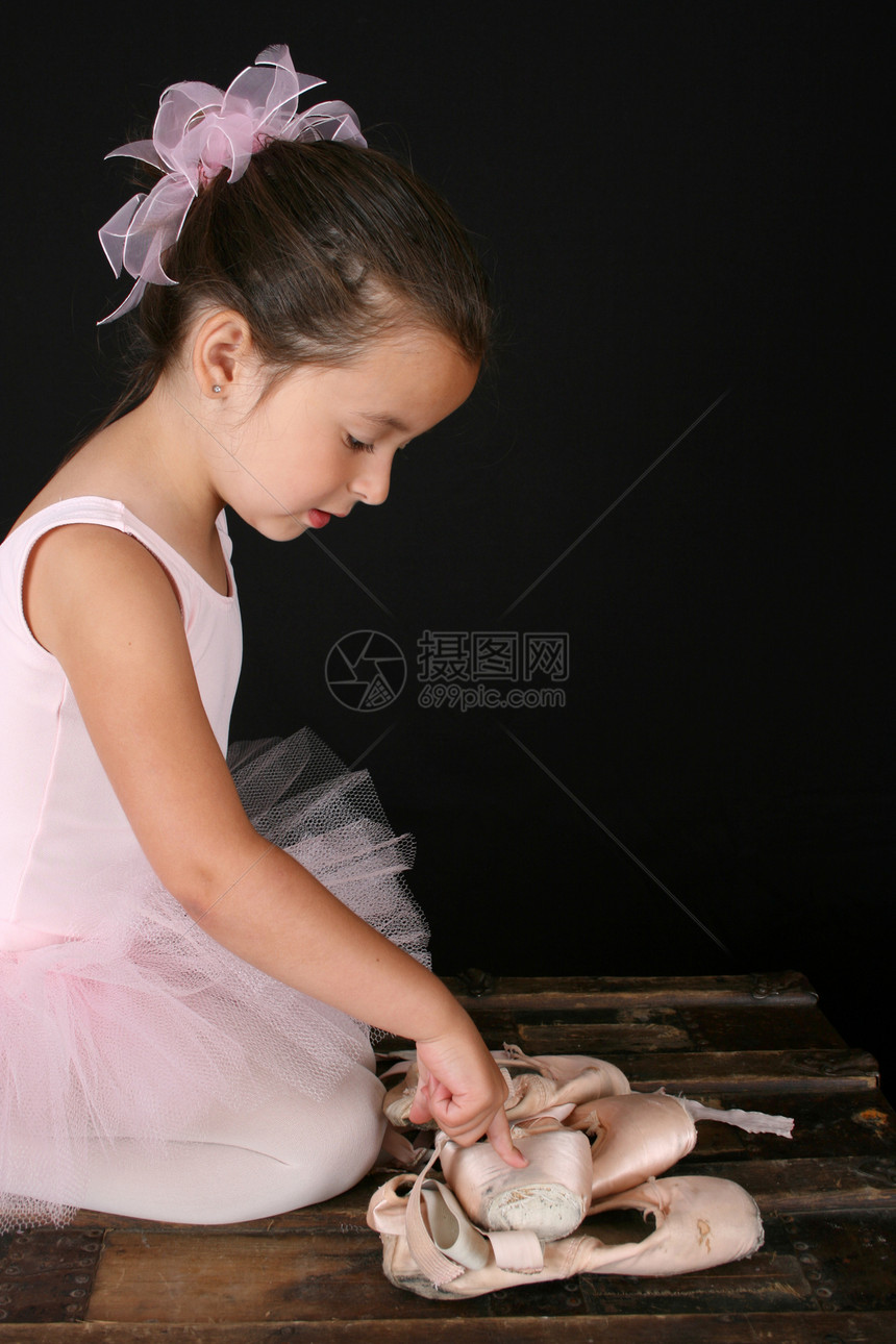 芭蕾舞女短裙配件女孩戏服黑发脸颊女儿紧身衣足尖裙子图片