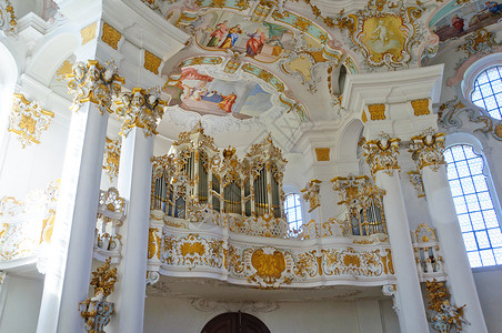 维斯朝圣教堂彩色玻璃欧洲高清图片