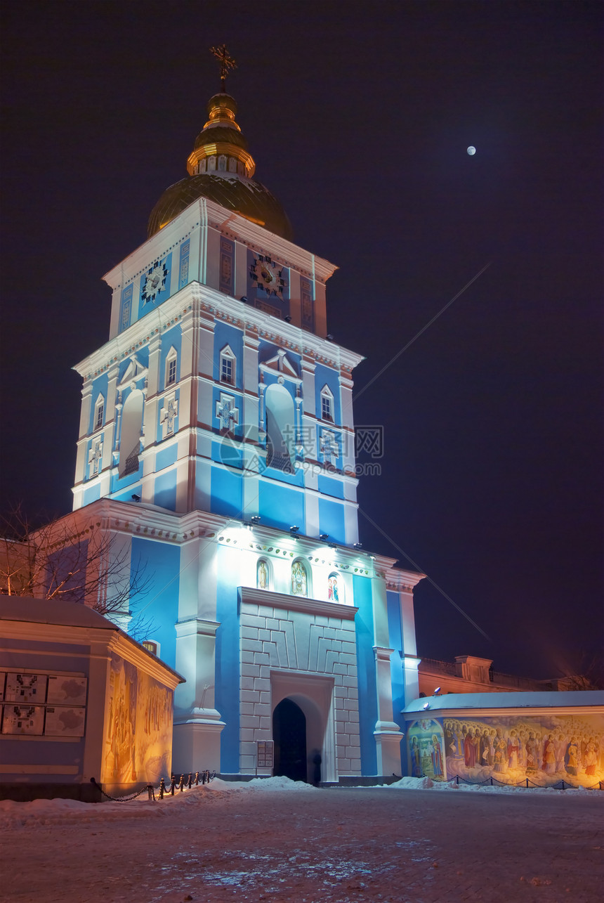 圣迈克尔大教堂背光信仰地标精神文化建筑学旅游天空宗教灯柱图片