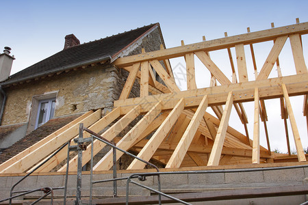 门型桁架屋顶木架的建筑图案技术桁架住房木板植物木材框架改造材料装修背景