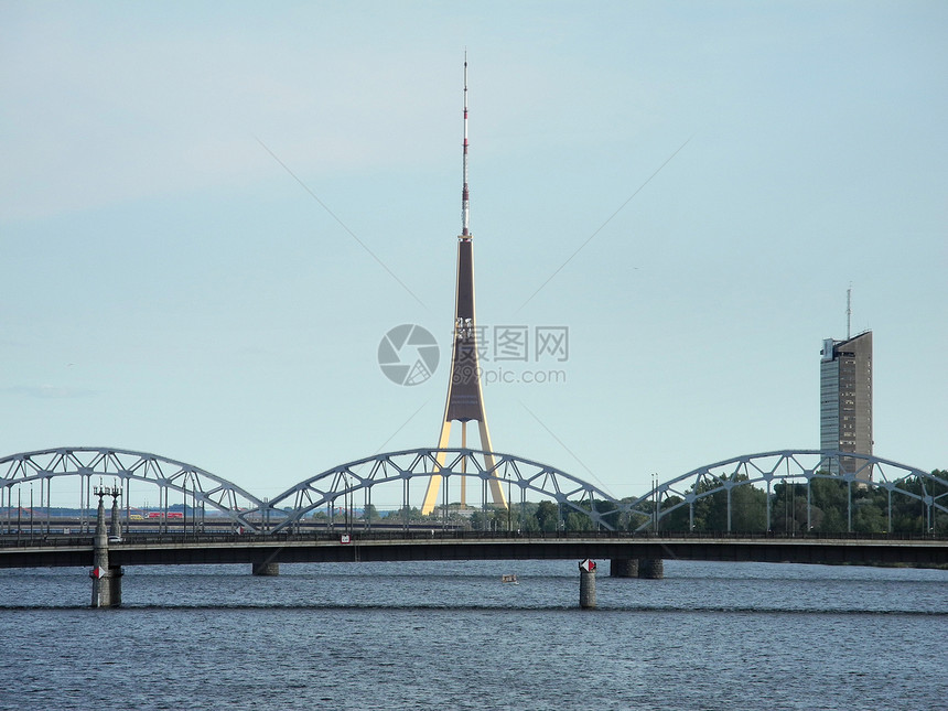 电视塔建筑天空蓝色渡船城市绿色海浪房子图片