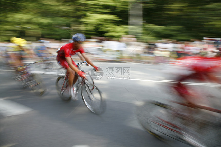 快速骑自行车运动员团体物理速度工作力量街道领导者青年团队戏剧性图片