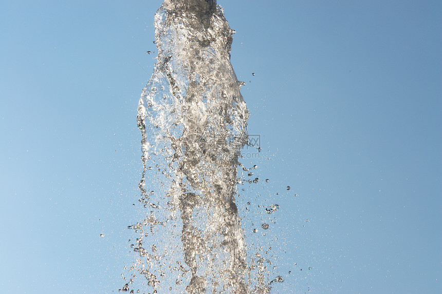 不喷泉天空喷射灌溉射流运动液体泡沫白色蓝色冷却图片