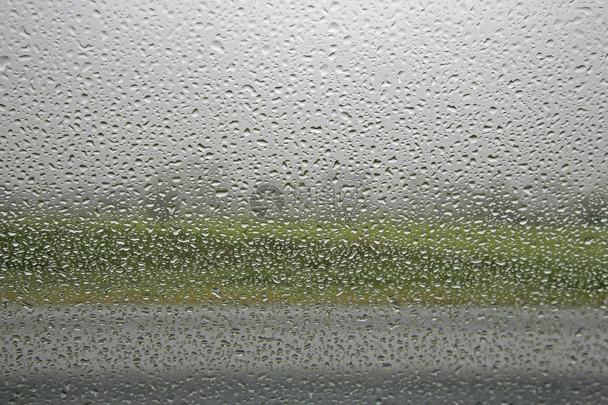 下着雨日光雨滴街道气候旅行农村天气窗户水平运输图片