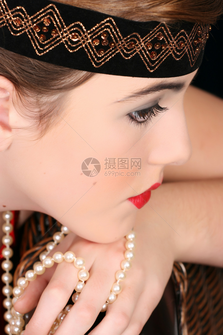 美丽的女性头巾青少年化妆品珍珠裙子配件首饰女孩女性化黑发图片