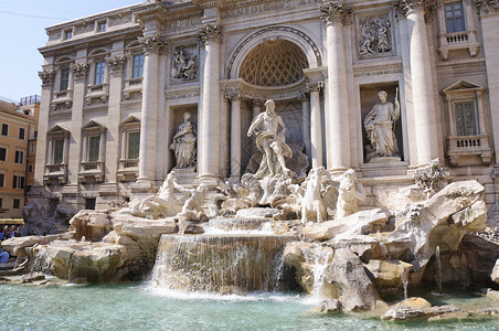 罗马的历史中心特雷维喷泉正方形高清图片
