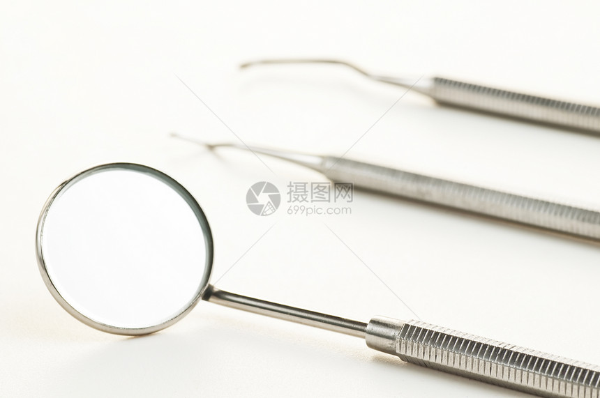 牙科仪器操作工具白色外科刮刀医疗工作医生药品治疗图片