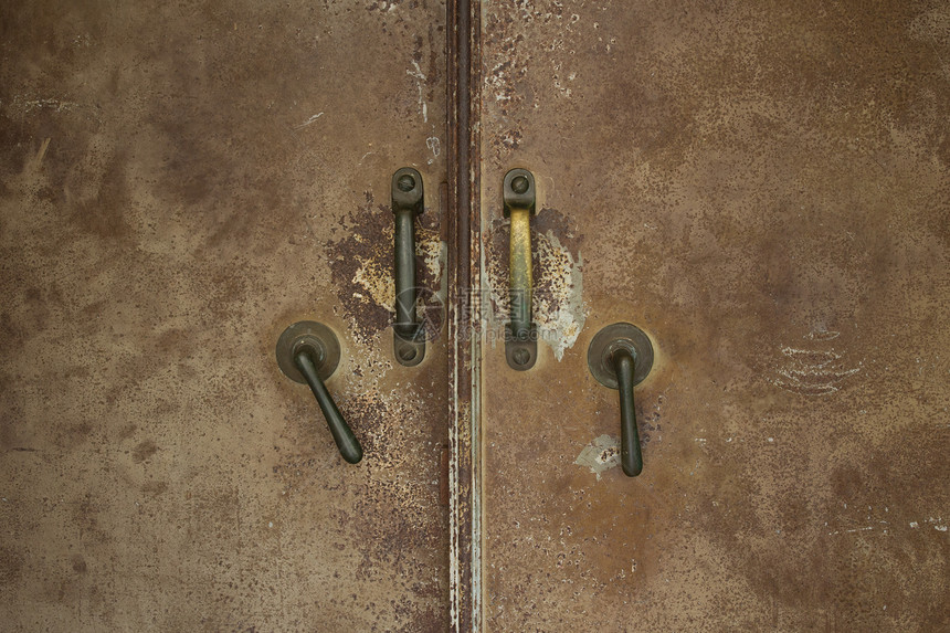 旧旧钢门钥匙建筑学酒吧建筑照片房子金属城市装饰品入口图片