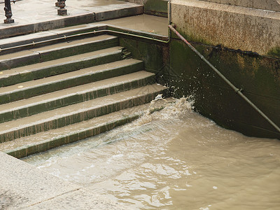 水流动楼梯银行海浪港区码头背景图片