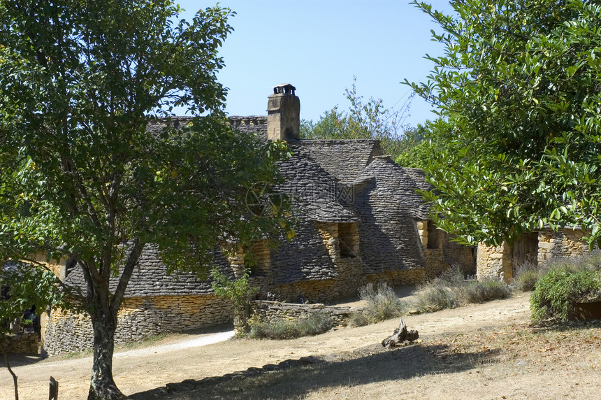 Breuil的白骨旅游历史屋面石钻孔公司磨练农村小屋乡下人游客图片