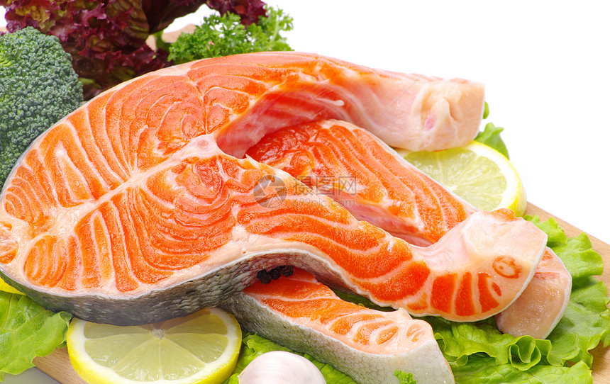 鲑鱼草本植物橙子红色鳟鱼宏观食物海鲜香料美食柠檬图片