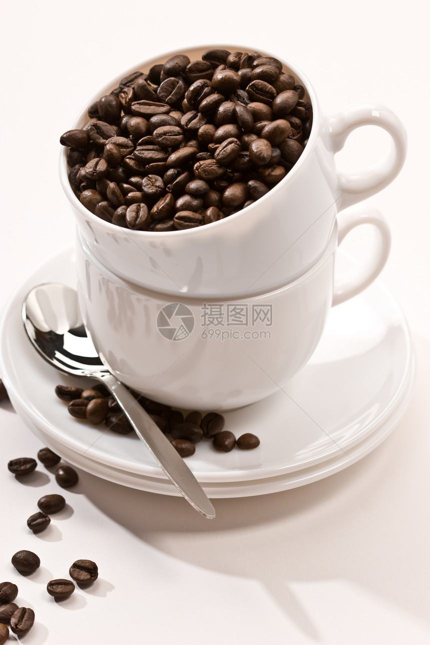 咖啡豆血管飞碟白色杯子勺子咖啡黑色咖啡杯图片
